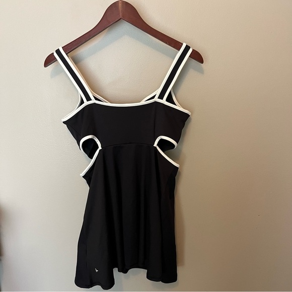 Old navy active powersport romper dress black/white cutout sides performance wea - Picture 4 of 7